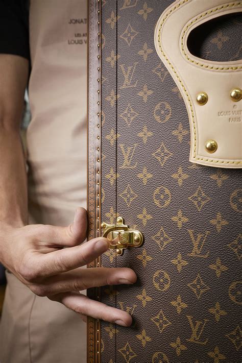 milkmaid louis vuitton|Louis Vuitton trunk bed.